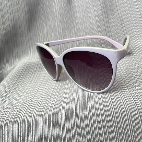 Lavender Sunglasses - Picture 3 of 6